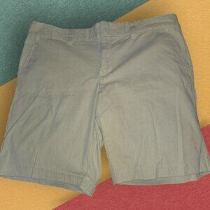 Women's Tommy Hilfiger Seersucker Shorts Plus Size 16 Pockets Belt Loops EUC